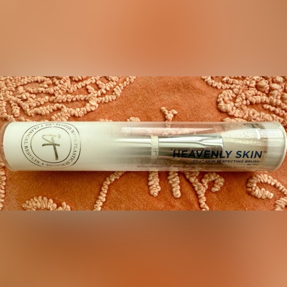 Heavenly Skin CC+ Skin Perfecting Brush